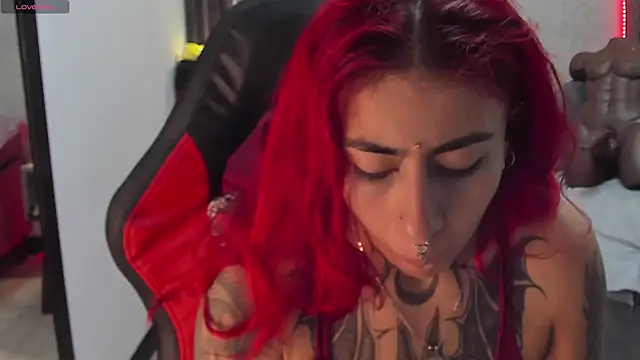 selene red  online show from March 5, 2025, 12:44 pm