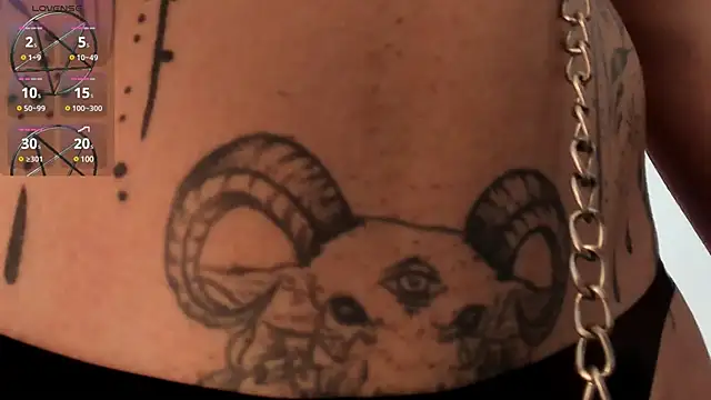 selene red  online show from March 12, 2025, 6:55 pm