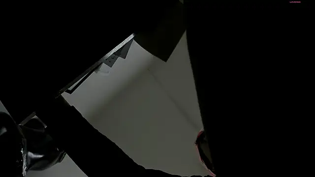 selene red  online show from October 2, 2025, 1:40 pm