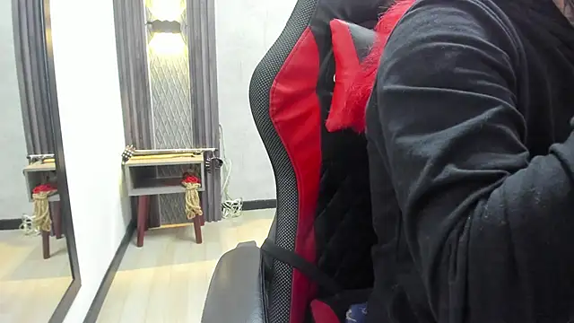 selene red  online show from June 22, 2026, 12:56 am