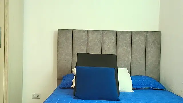 Snapshot of karina_lewis_ chatting on October 13, 2025, 4:45 am karina lewis online show from October 13, 2025, 4:45 am