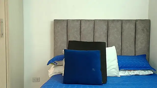 Snapshot of karina_lewis_ chatting on November 6, 2025, 3:51 am karina lewis online show from November 6, 2025, 3:51 am