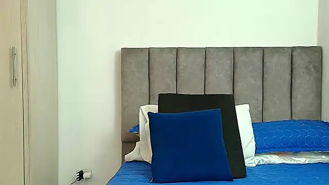 Snapshot of karina_lewis_ chatting on November 25, 2025, 4:12 am karina lewis online show from November 25, 2025, 4:12 am