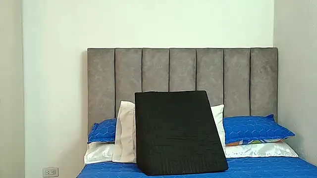 Snapshot of karina_lewis_ chatting on December 3, 2025, 4:42 am karina lewis online show from December 3, 2025, 4:42 am