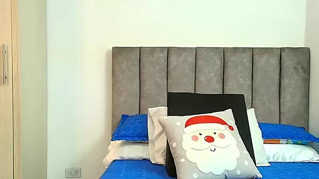 Snapshot of karina_lewis_ chatting on December 15, 2025, 4:17 am karina lewis online show from December 15, 2025, 4:17 am