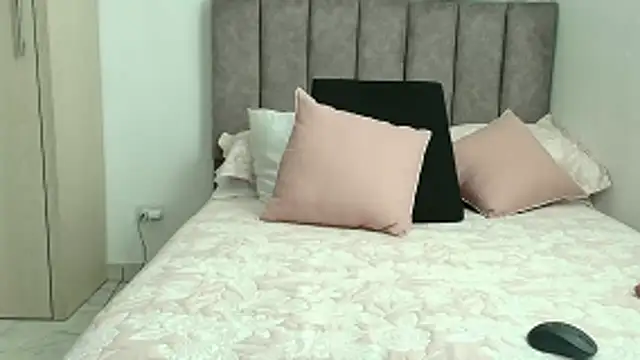 Snapshot of karina_lewis_ chatting on February 10, 2026, 3:43 am karina lewis online show from February 10, 2026, 3:43 am