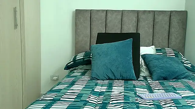 Snapshot of karina_lewis_ chatting on February 20, 2026, 4:42 am karina lewis online show from February 20, 2026, 4:42 am