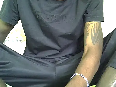 Snapshot of Delicious-D chatting on May 16, 2026, 6:21 am Delicious-D online show from May 16, 2026, 6:21 am