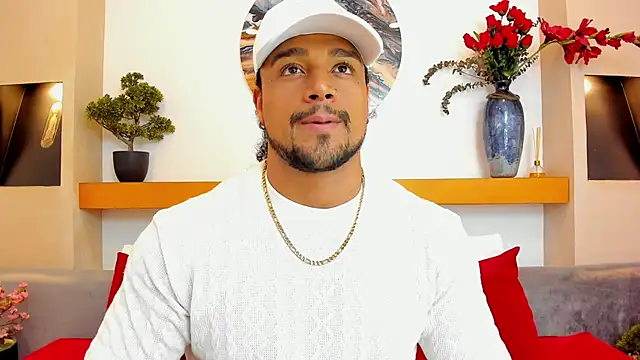 Snapshot of MikeEstevess chatting on December 6, 2024, 5:31 am MikeEstevess online show from December 6, 2024, 5:31 am
