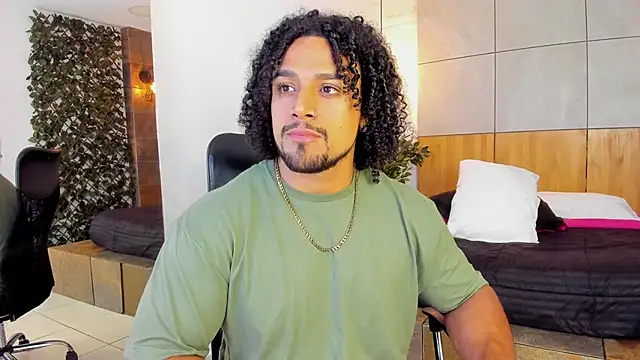 Snapshot of MikeEstevess chatting on March 4, 2025, 7:30 am MikeEstevess online show from March 4, 2025, 7:30 am