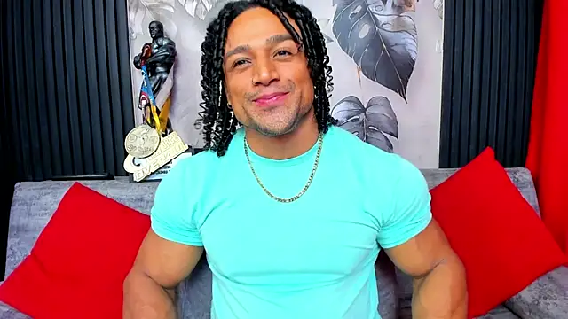 Snapshot of MikeEstevess chatting on October 13, 2025, 2:11 am MikeEstevess online show from October 13, 2025, 2:11 am