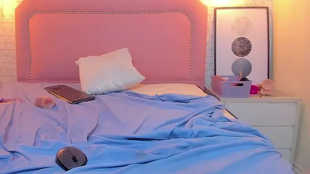 Kittytimberlake online show from February 28, 2025, 2:42 pm