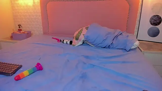 Kittytimberlake online show from March 14, 2025, 4:09 pm