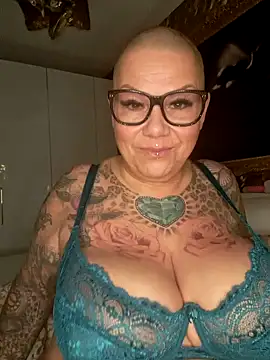 gepiercte nippel online show from December 23, 2024, 12:25 am