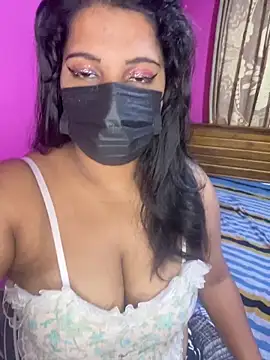 NOORA-GIRL online show from October 21, 2025, 4:24 am