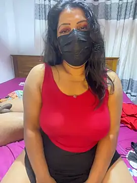 NOORA-GIRL online show from February 1, 2026, 2:32 am