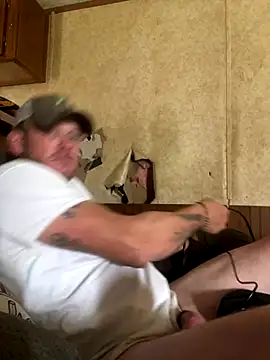 Snapshot of curvedcock8666 chatting on November 17, 2025, 4:24 pm curvedcock8666 online show from November 17, 2025, 4:24 pm