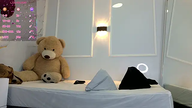 zorravioletta1 online show from March 22, 2026, 11:57 am