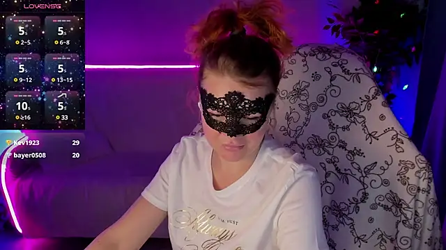 Sexy-Housewife online show from January 4, 2025, 2:04 pm