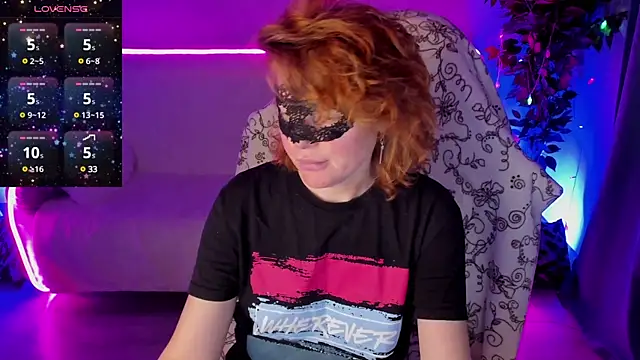 Sexy-Housewife online show from January 7, 2025, 4:05 pm