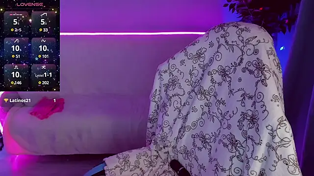 Sexy-Housewife online show from January 14, 2025, 4:29 pm