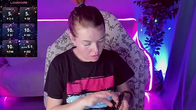 Sexy-Housewife online show from January 15, 2025, 2:35 pm