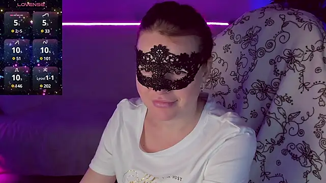 Sexy-Housewife online show from January 18, 2025, 6:45 am