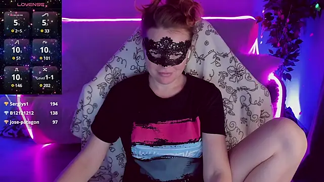 Sexy-Housewife online show from January 21, 2025, 1:08 am