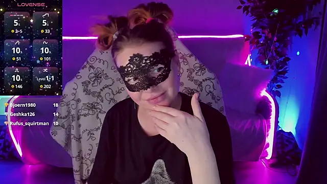 Sexy-Housewife online show from January 26, 2025, 11:29 pm