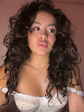 Snapshot of Marie_Rose chatting on December 5, 2024, 11:18 pm Marie Rose online show from December 5, 2024, 11:18 pm