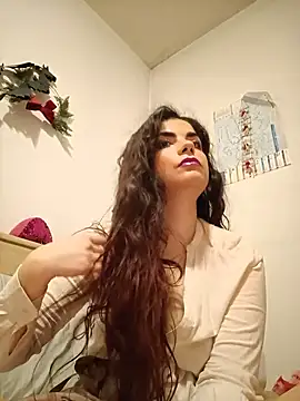 Saturnia Yvonne online show from February 26, 2025, 5:50 pm