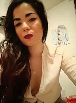 Saturnia Yvonne online show from February 27, 2025, 6:42 pm