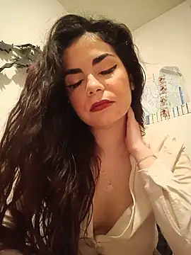 Saturnia Yvonne online show from February 28, 2025, 6:41 pm