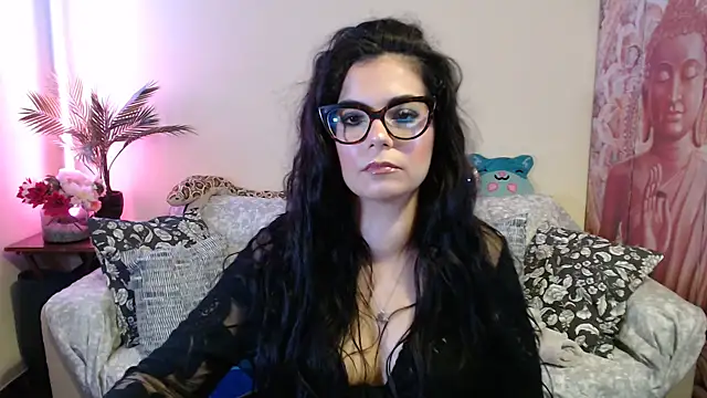 Saturnia Yvonne online show from September 27, 2025, 2:00 pm