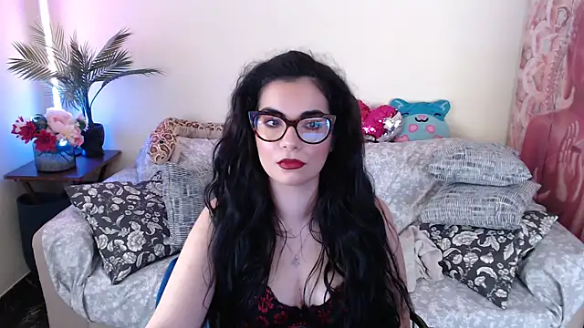 Saturnia Yvonne online show from October 4, 2025, 10:35 am