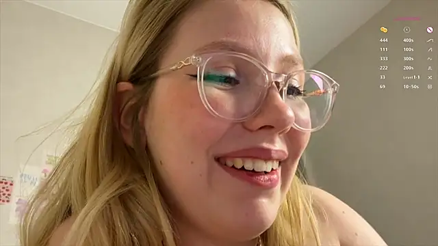 HoneyAudrey online show from January 13, 2025, 1:28 pm