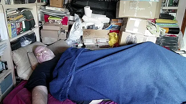 hadeszeuss2 online show from February 5, 2025, 2:59 pm