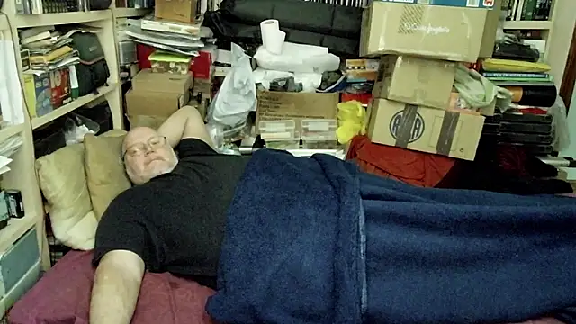 hadeszeuss2 online show from February 5, 2025, 6:04 pm