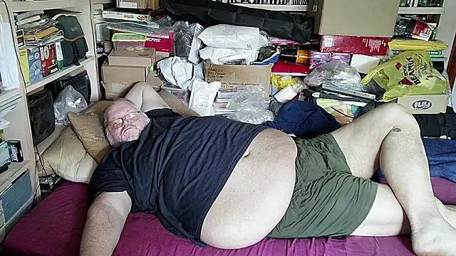 hadeszeuss2 online show from March 12, 2025, 3:07 pm