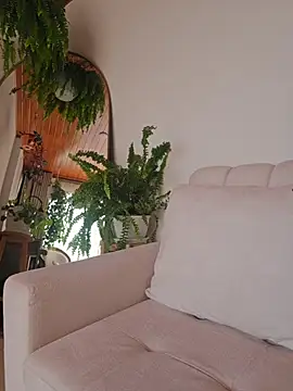 Karen San Miguel online show from April 3, 2026, 8:51 pm