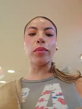 Snapshot of Karen_San_Miguel chatting on April 26, 2026, 10:07 pm Karen San Miguel online show from April 26, 2026, 10:07 pm
