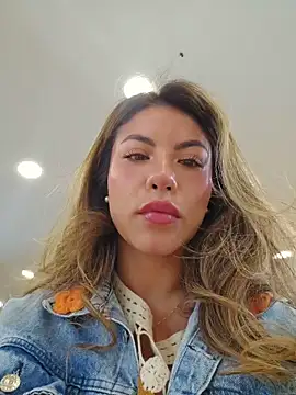 Snapshot of Karen_San_Miguel chatting on May 4, 2026, 9:00 pm Karen San Miguel online show from May 4, 2026, 9:00 pm