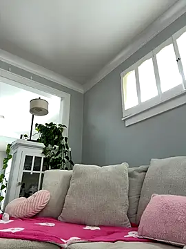 LoveShae  online show from October 24, 2025, 6:37 pm