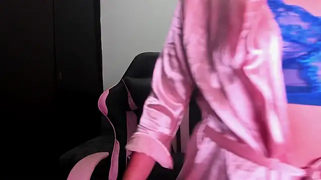 Tender lia online show from November 22, 2025, 9:58 pm