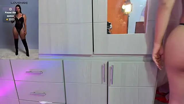 Anahi Cruz7 online show from September 15, 2025, 11:32 am