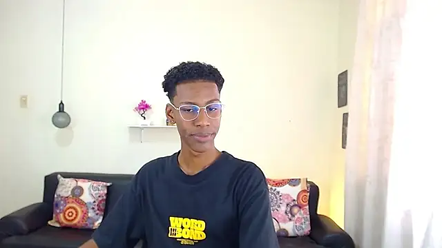 maiki18  online show from January 24, 2025, 5:00 pm