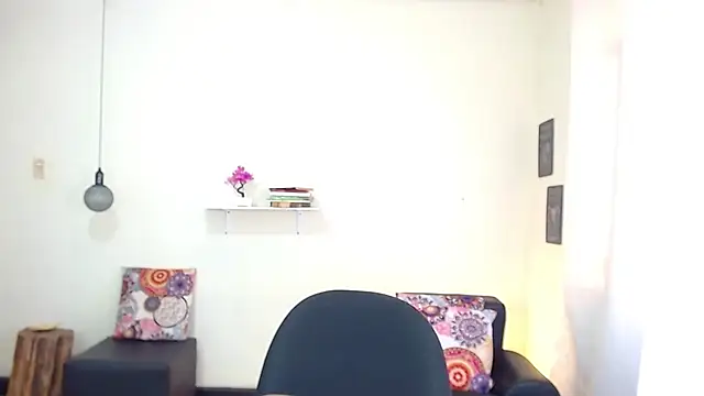 maiki18  online show from March 7, 2025, 4:44 pm