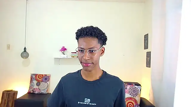 maiki18  online show from March 12, 2025, 7:59 pm