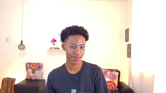 maiki18  online show from March 20, 2025, 1:48 pm