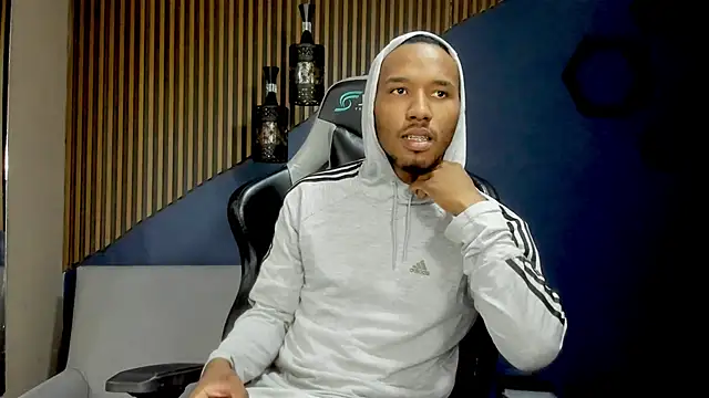 Snapshot of JamesParck chatting on January 22, 2025, 12:38 pm JamesParck online show from January 22, 2025, 12:38 pm